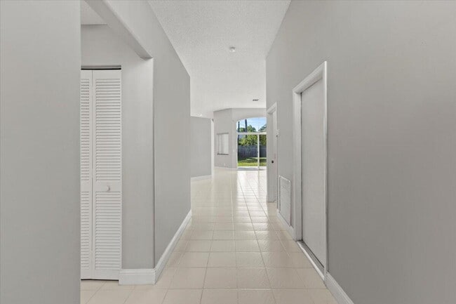 Building Photo - 4546 NW 7th Pl