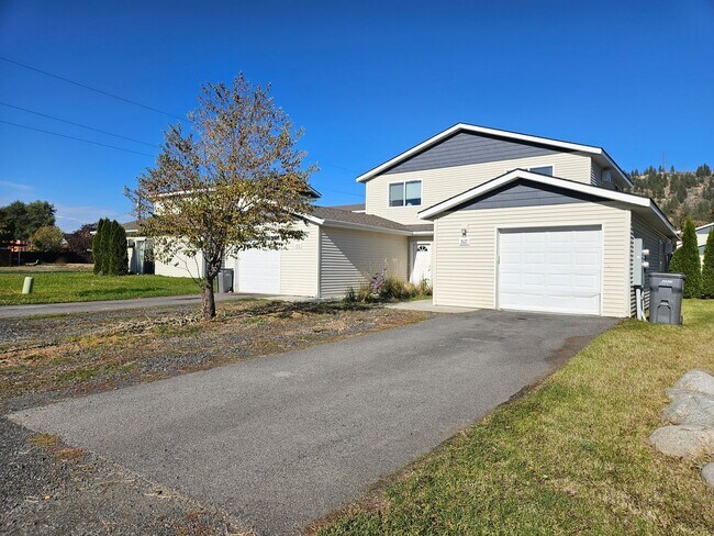 Building Photo - 5115 E Buckeye Ave