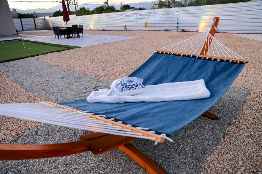 Building Photo - 13826 Caliente Dr