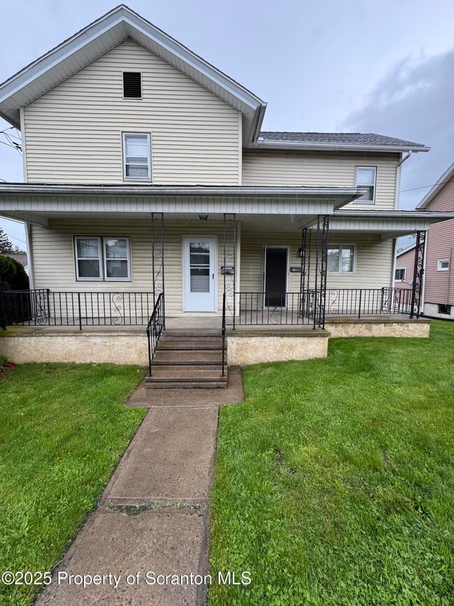 Primary Photo - 132-132 S Apple St