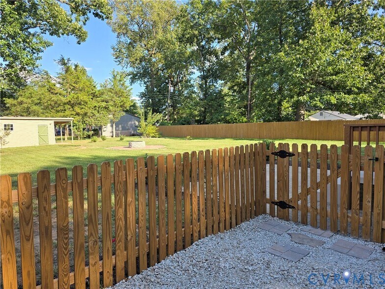 Building Photo - 7998 Wynbrook Ln