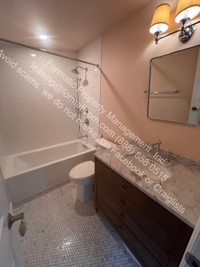 Building Photo - Free Perks, Pet-Friendly Oversized 4-Bedro...