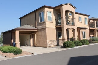 Building Photo - $1742 | 2BR/2BA | Lovely Townhome with a P...