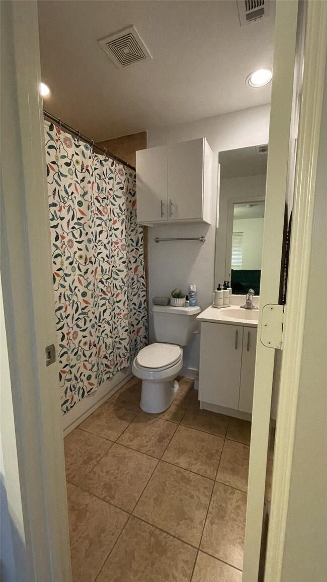 Building Photo - 2918 Commerce St