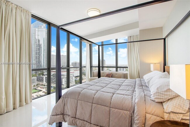 Building Photo - 1100 Biscayne Blvd