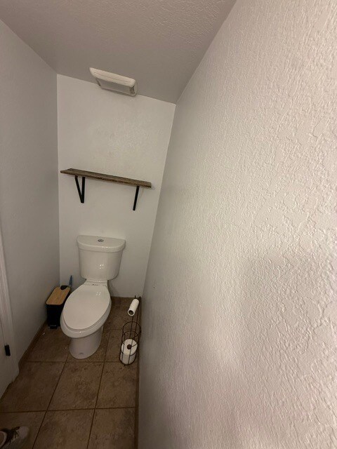 Building Photo - FOR RENT