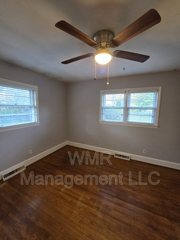 Building Photo - 4120 Leeds Dr