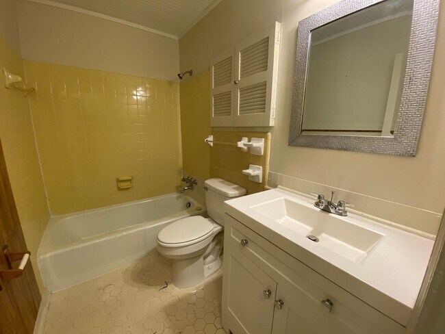 Building Photo - 4060 Stowe St