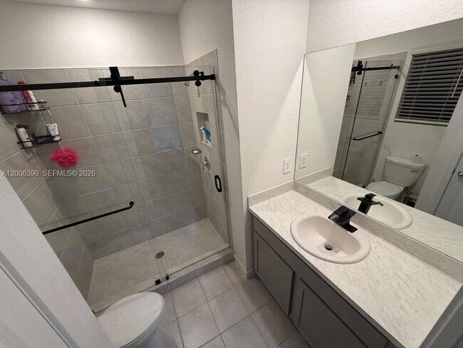 Building Photo - 441 NE 13th St