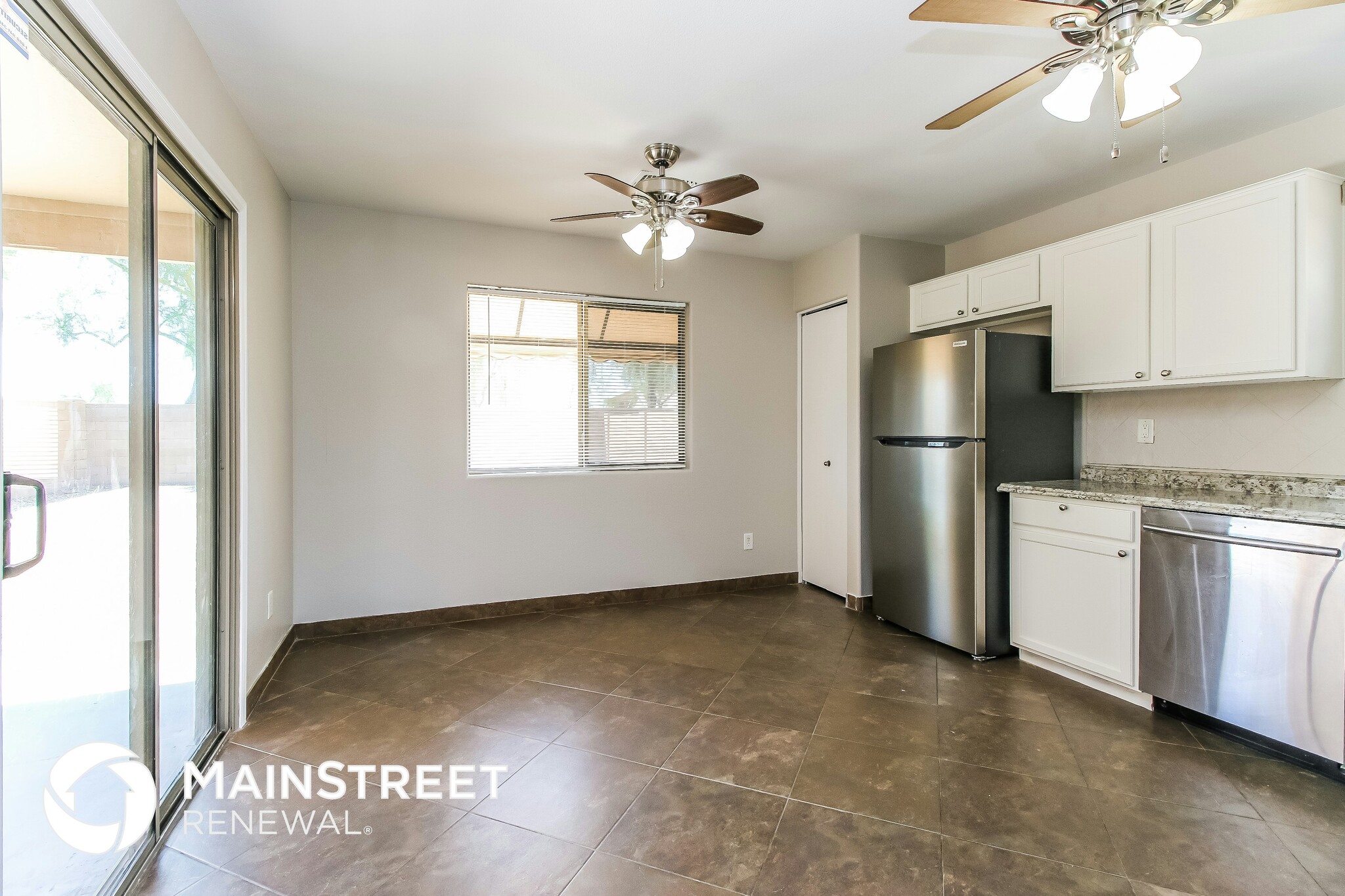 Building Photo - 41889 W Sunland Dr