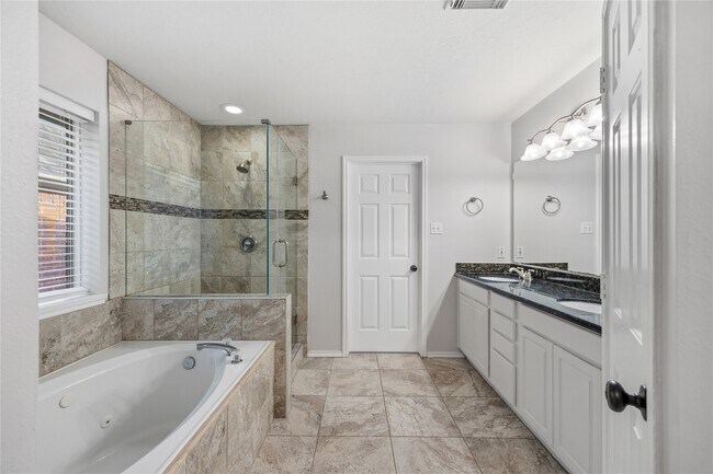 Building Photo - 19718 Gable Woods Dr