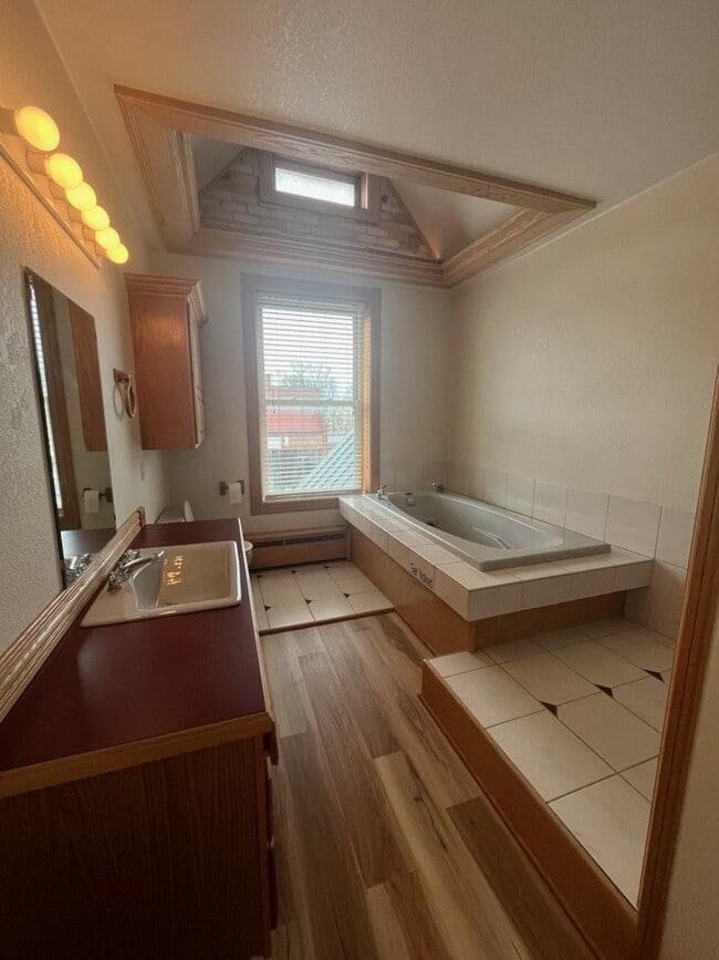 Building Photo - 53 E Main Ave