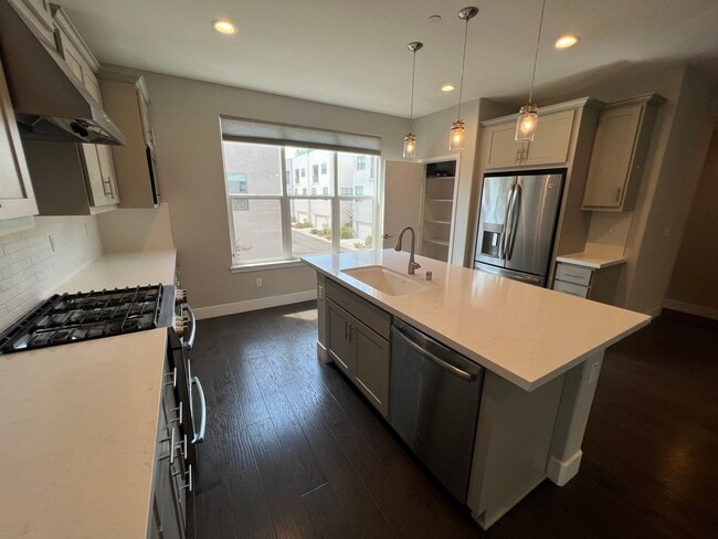 Building Photo - 2 bedroom | 2.5 bathrooms | Home in Alkali...