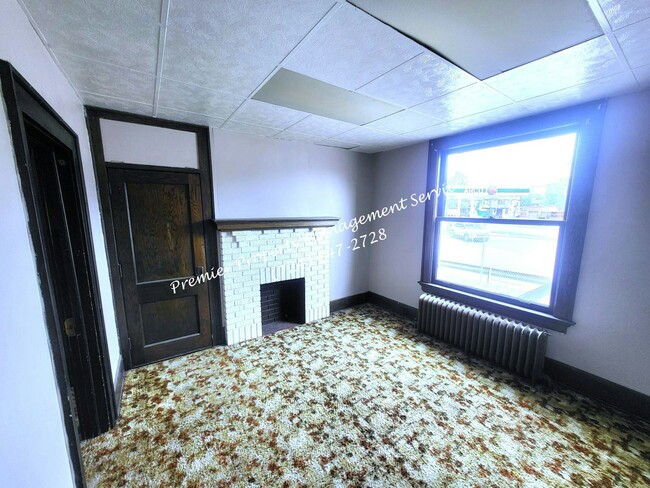 Building Photo - 145 E Wallace Ave