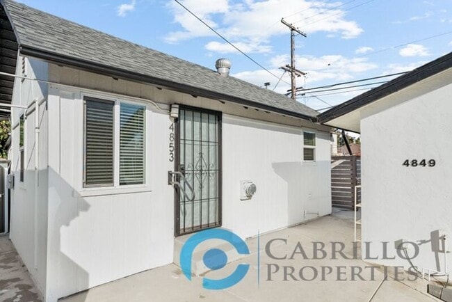 Building Photo - 4853 Mansfield St