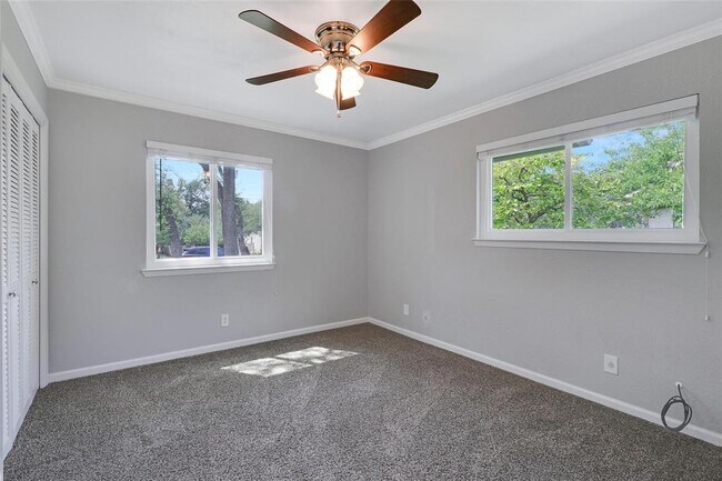 Building Photo - 13201 Fawn Valley Dr