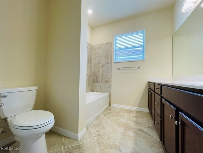 Building Photo - 8885 Via Isola Court