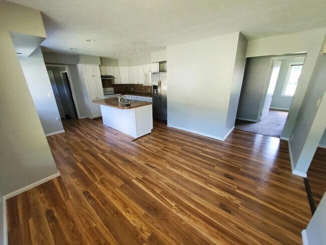 Building Photo - Single Family Home in Desirable Kentwood