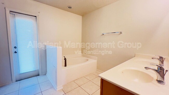 Building Photo - 3029 Mandolin Dr