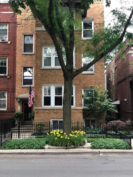 Building Photo - 1305 W Newport Ave