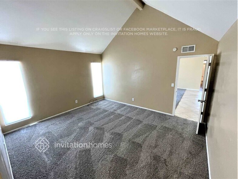 Building Photo - 3531 W Vogel Ave