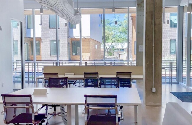 Building Photo - 900 S 1st St