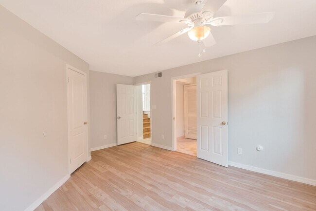 Building Photo - Spacious 6-Bedroom Pool Home Near ASU in Prime Tempe Location