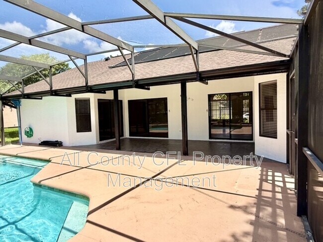 Building Photo - 553 Walnut Grove Pl