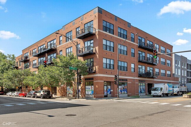 Primary Photo - 2 S Leavitt St