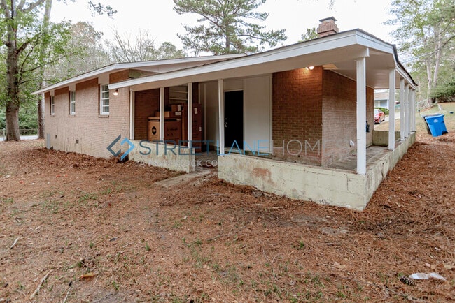 Building Photo - NOW OFFERING HALF OFF THE FIRST FULL MONTH...