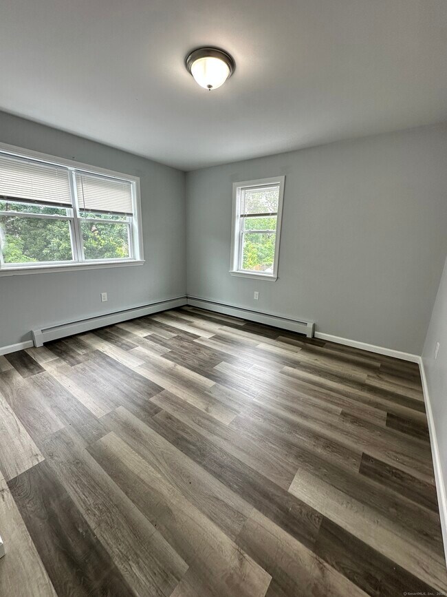 Building Photo - 178 Martin St
