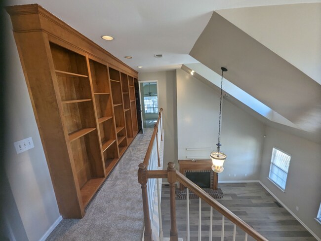 Building Photo - Hanahan Lake View Home for Lease