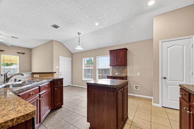 Building Photo - 16007 Hidden Manor Dr