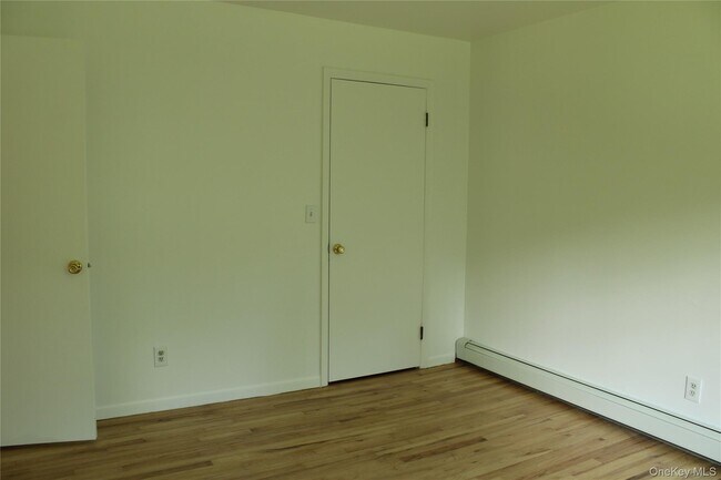 Building Photo - 8 Tanglewood Dr