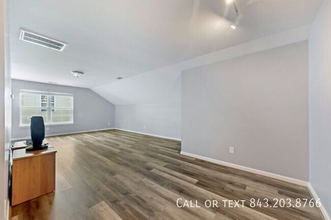 Building Photo - 341 Drayton Pl Dr