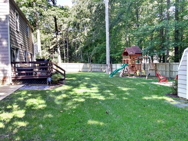 Building Photo - Stunning 3 Bedroom, 2.5 Bath Home in Short...