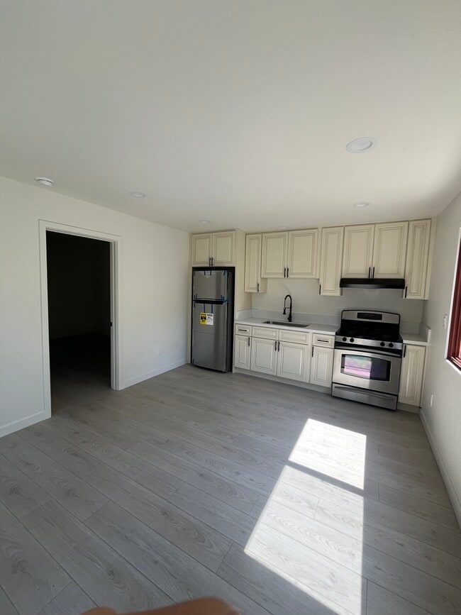 Building Photo - 14629 Haynes St