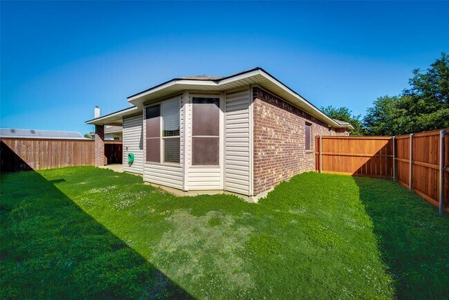 Building Photo - 1217 Nora Ln
