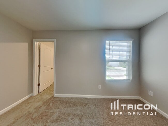 Building Photo - 1037 Bitting Hall Cir