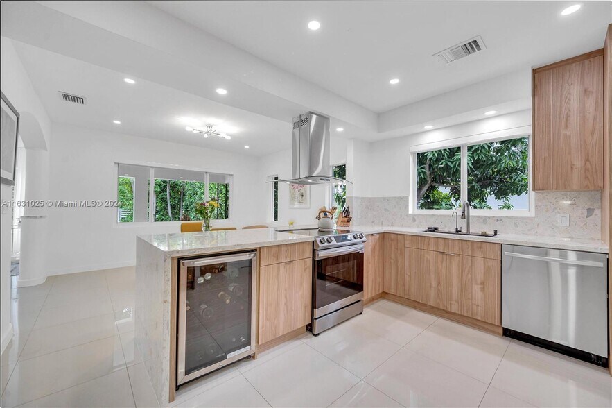 Building Photo - 741 NE 87th St