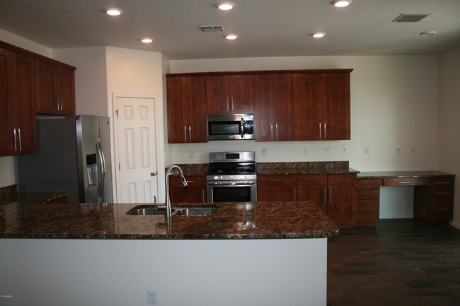 Building Photo - 10765 W Bronco Trail