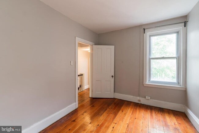 Building Photo - 1221 Marlborough St