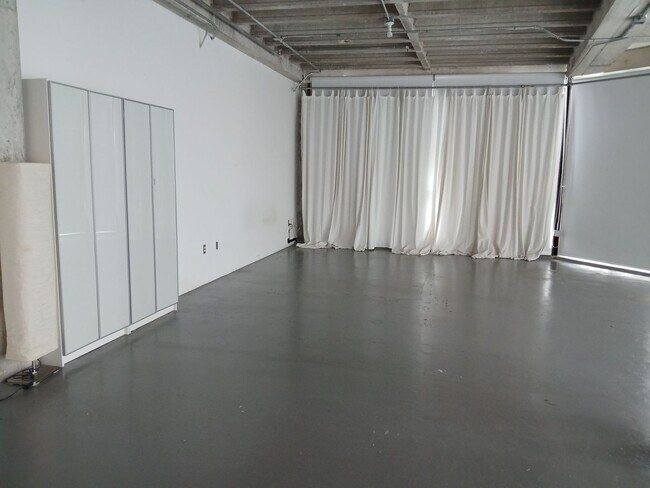 Building Photo - MIAMI LIVE WORK LOFT