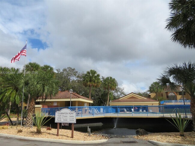 Building Photo - 15575 Miami Lakeway N