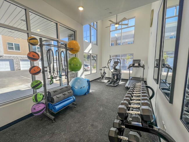 Building Photo - Charming Bedford Condo in Vista View: Incl...