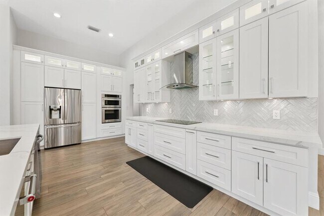 Building Photo - 6689 NW 70th Pl