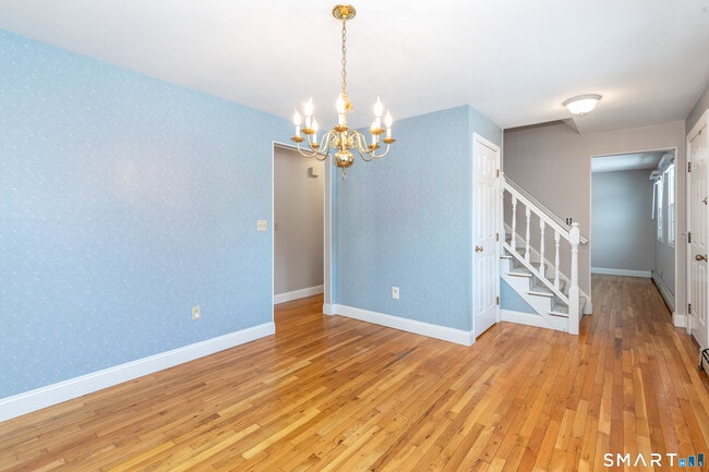 Building Photo - 10 Apple Tree Rd