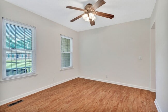 Building Photo - One acre lot with first floor suite in bea...