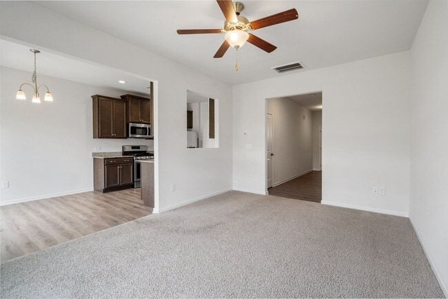 Primary Photo - Lovely 3 BR, 2.5 BA Townhome, Centrally lo...