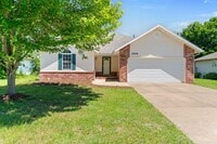 Building Photo - 3 Bedroom, 2 Bathroom Home in Republic Sch...